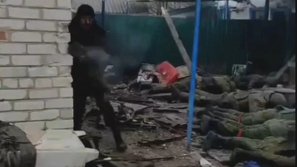 Ukrayna savaşı: Rus askerleri teslim olduktan sonra mı vuruldu? 6 127679454 21ff5c0b 76ab 48c2 8aa4 4005e832c171.jpg